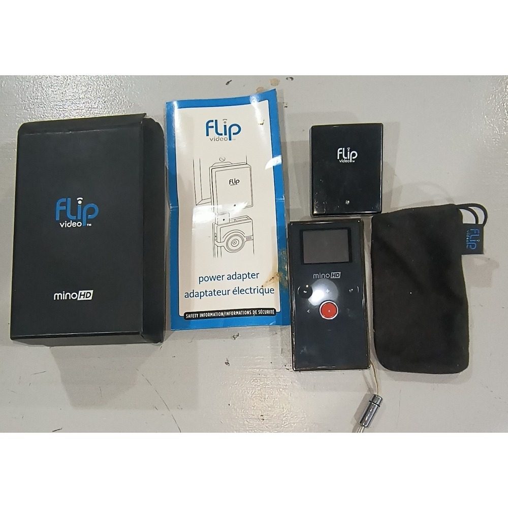Flip Video MinoHD F460B 4GB HD 720p Camcorder Black  Works Bag and Charger